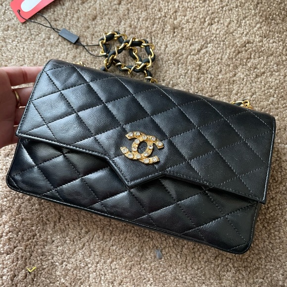 Chanel Vintage Lambskin Crystal Flap - Picture 12 of 12